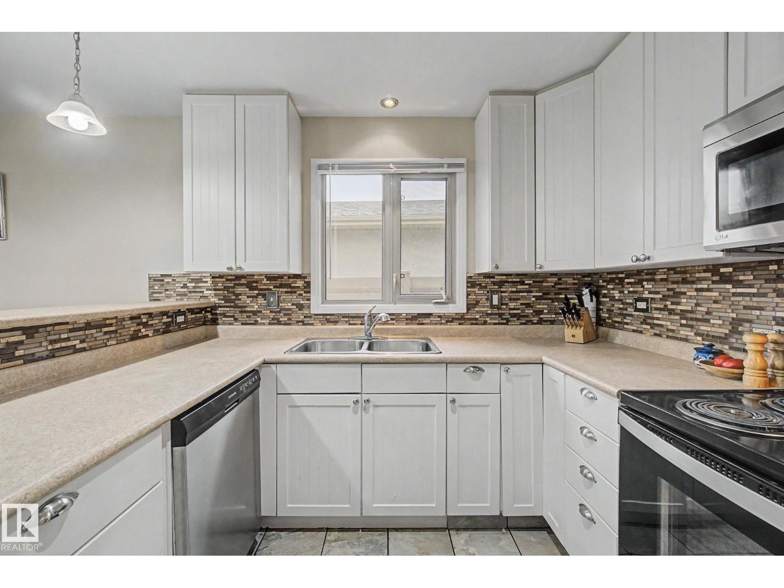 3706 41 AV NW - 7