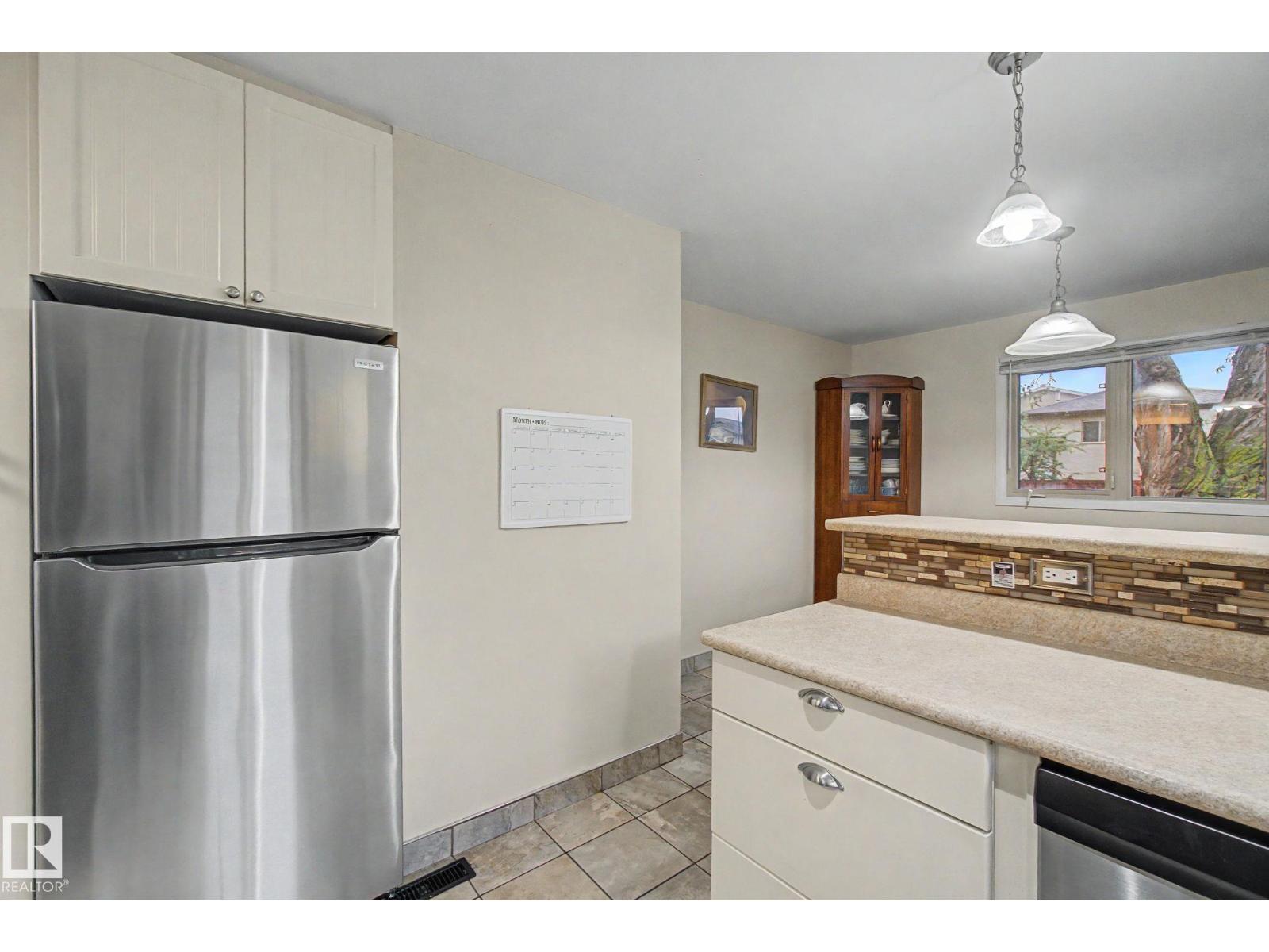 3706 41 AV NW - 9