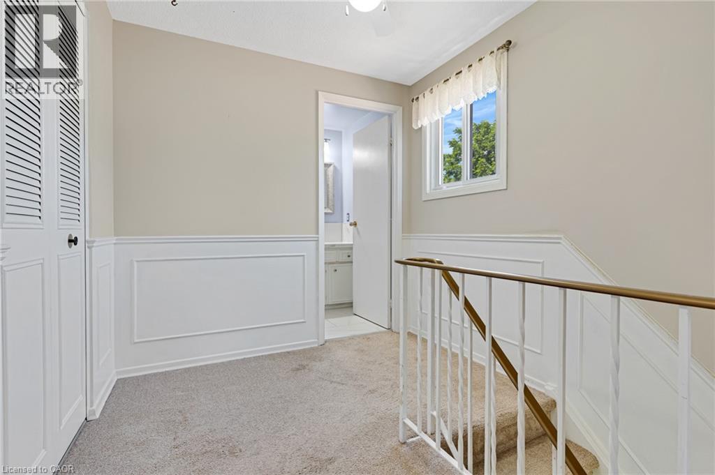15 LEWIS Crescent - 22