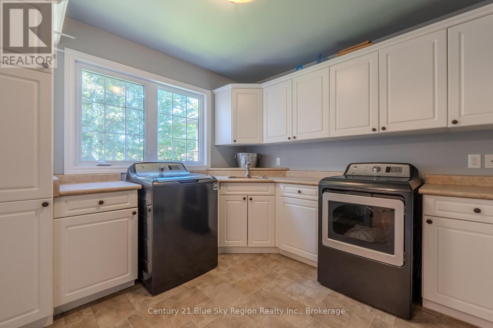 21 STONE MANOR DRIVE - Image 19