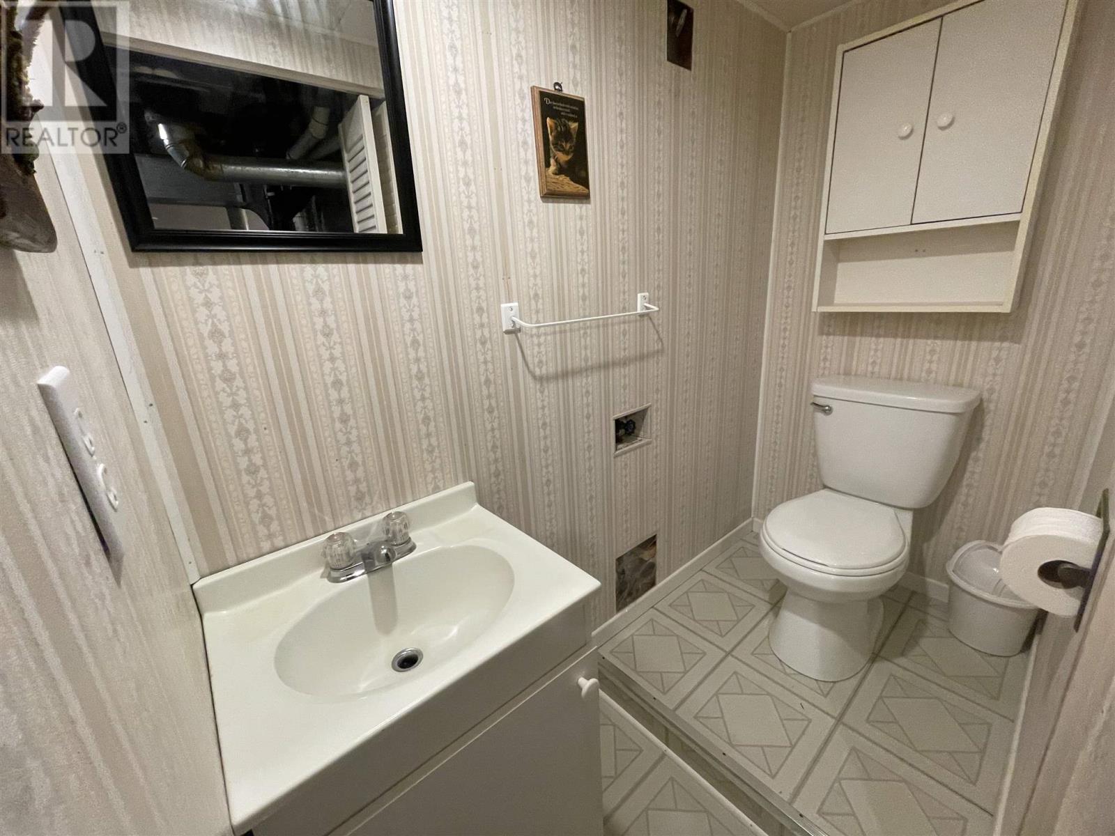 91 Spruce AVE - 27