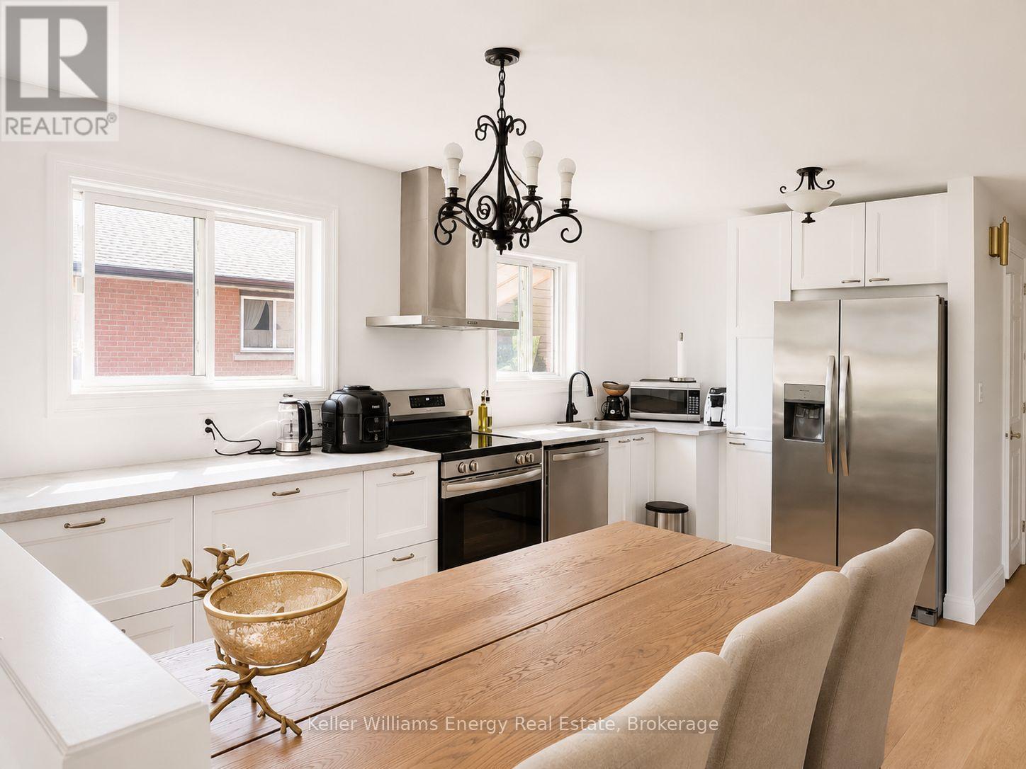 Fully Renovated Kitchen