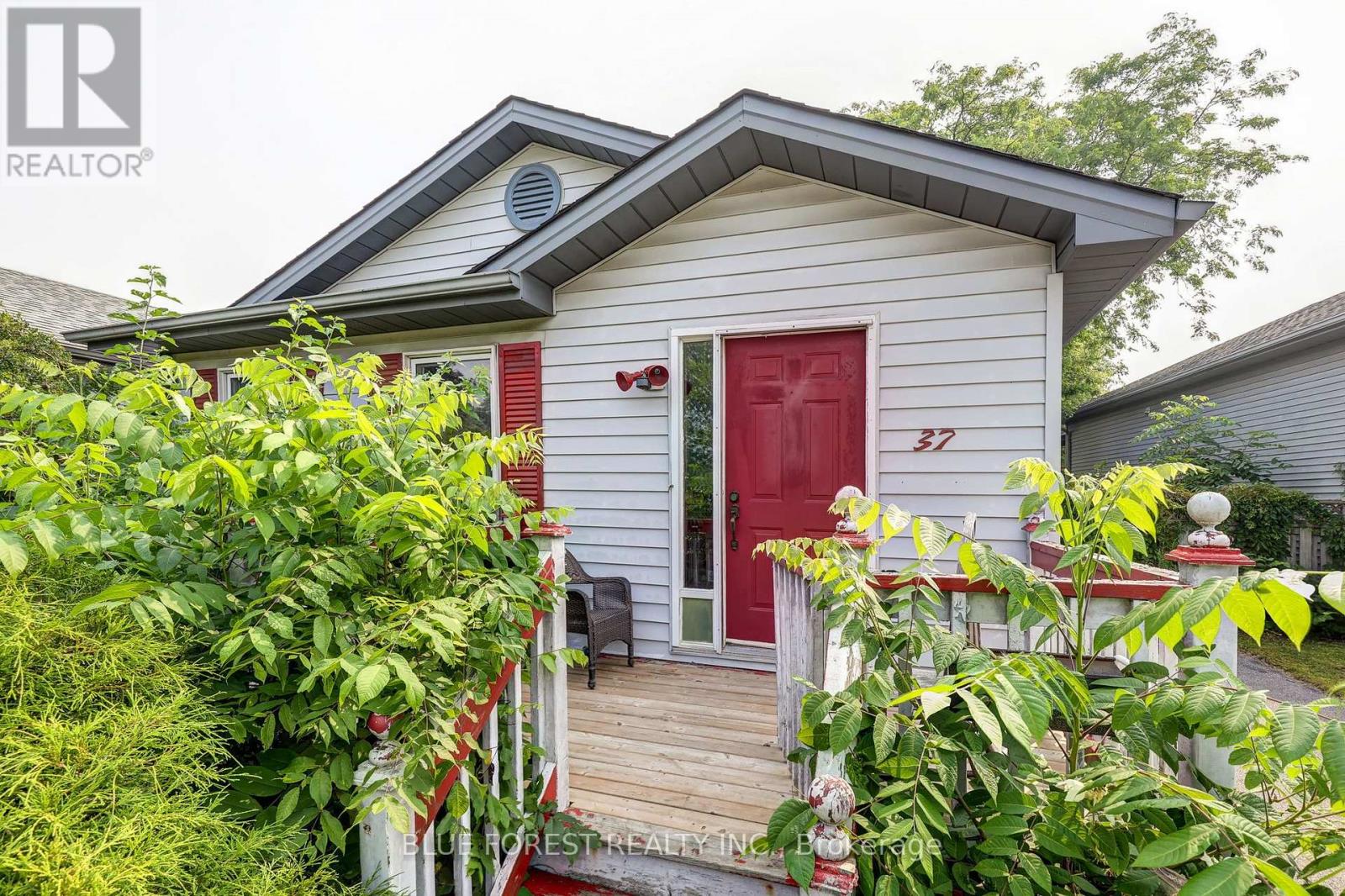 37 MELANIE DRIVE - 1