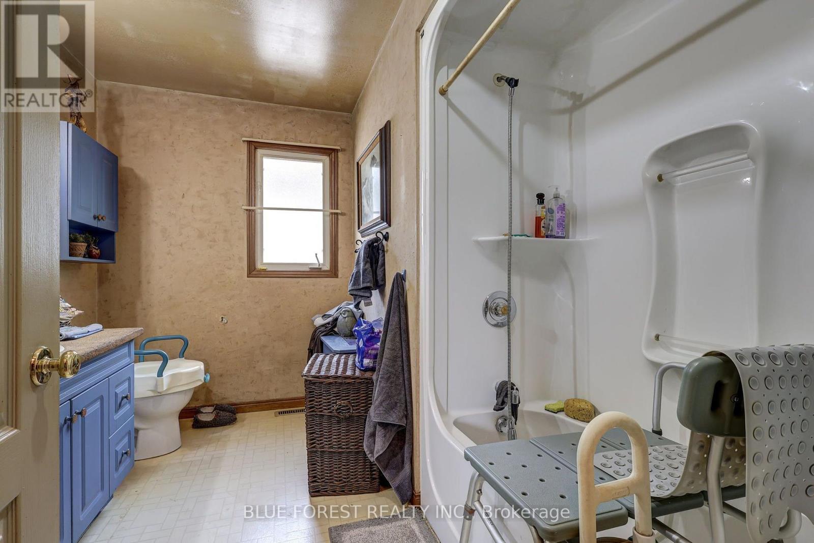 37 MELANIE DRIVE - 18