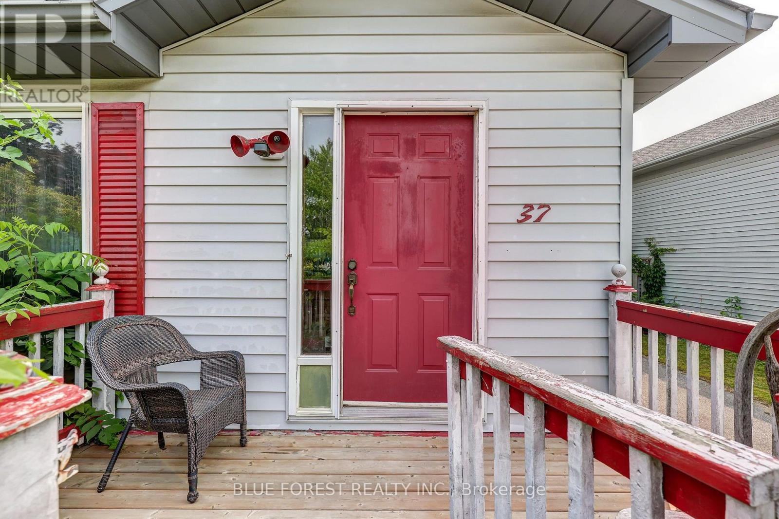 37 MELANIE DRIVE - 2