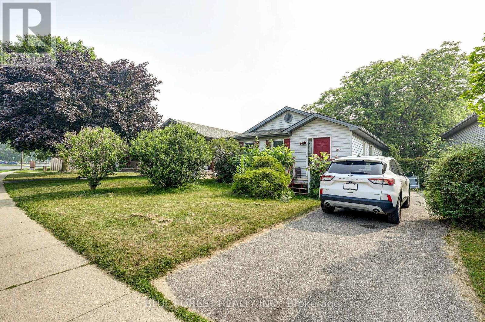 37 MELANIE DRIVE - 31