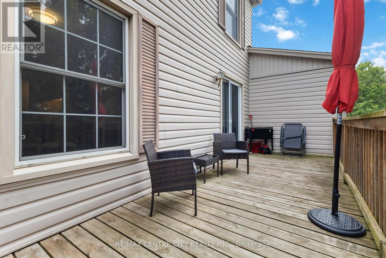 423 EVERGLADE CRESCENT - Image 17