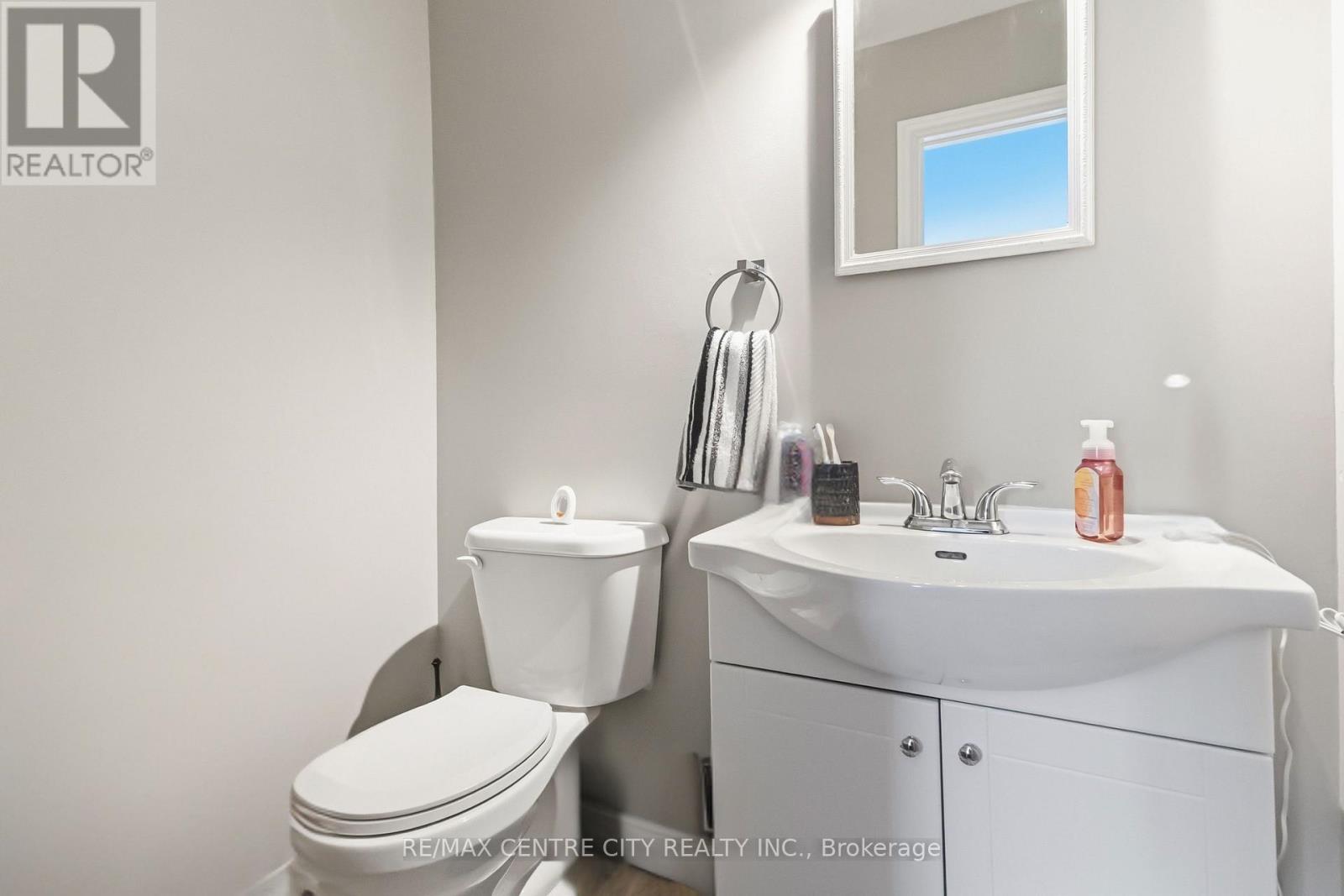 423 EVERGLADE CRESCENT - Image 20