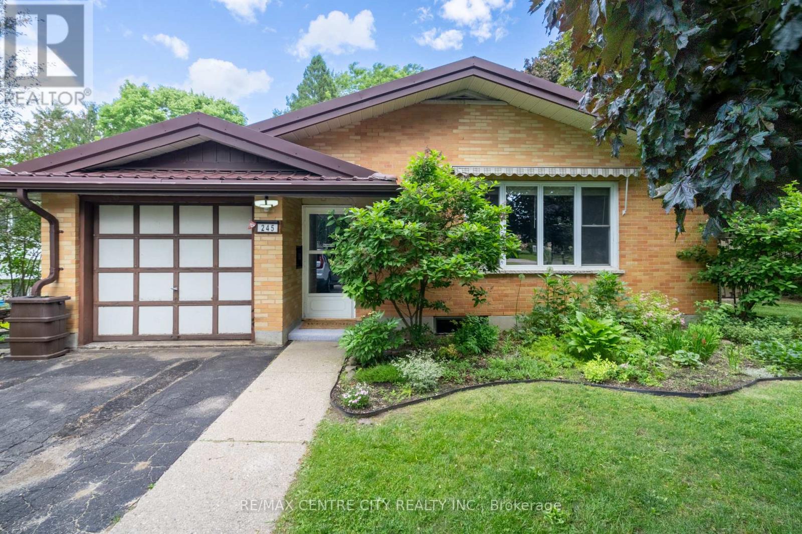 245 DOMINION STREET - 1