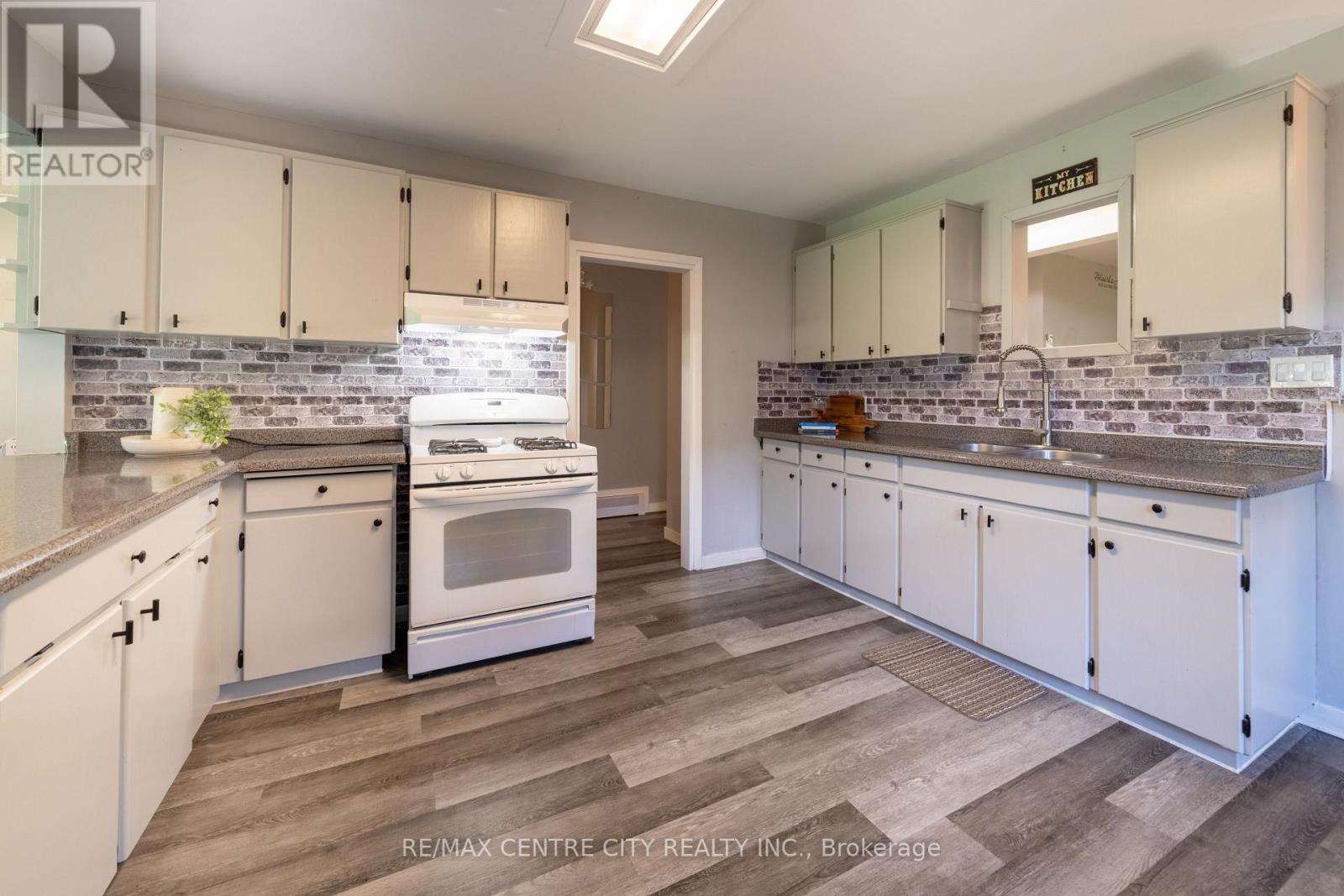 245 DOMINION STREET - 11