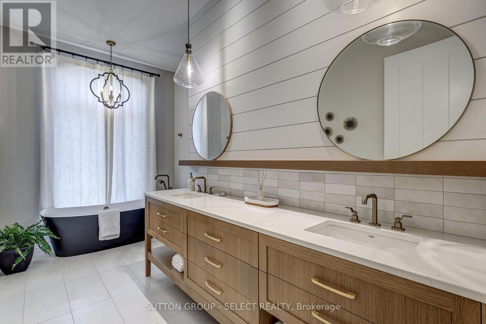 2397 MEADOWLANDS WAY - 5