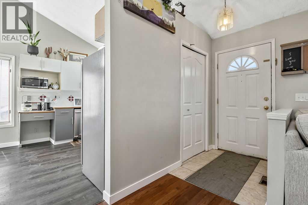 52 Hunters Crescent - 3