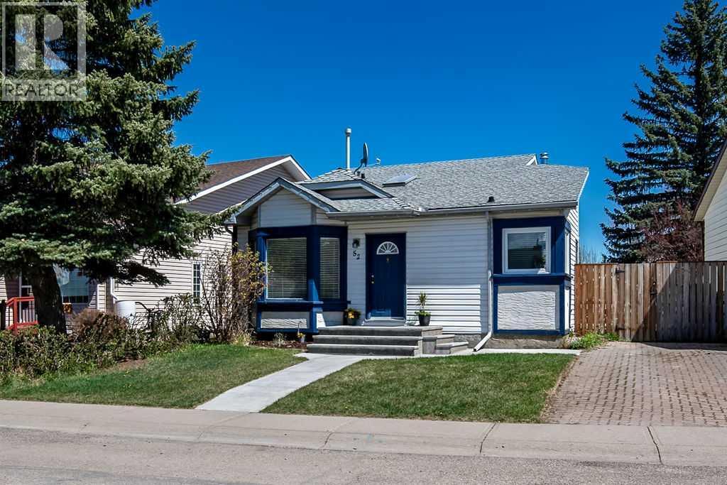 52 Hunters Crescent - 1