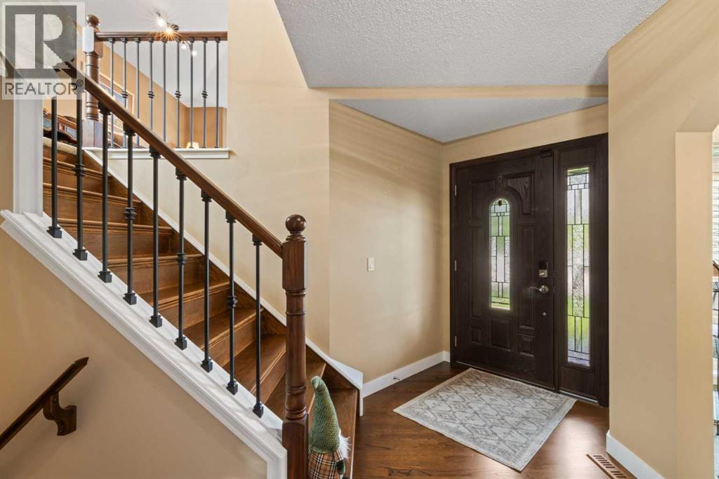 217 Douglas Glen Close SE - 5