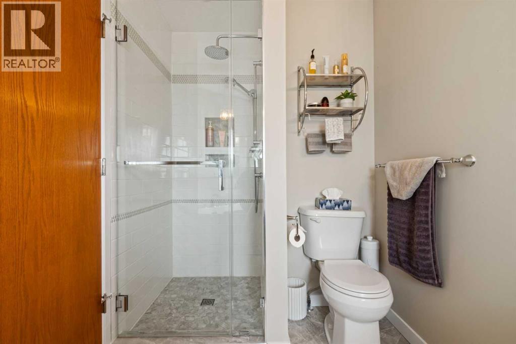 217 Douglas Glen Close SE - 22