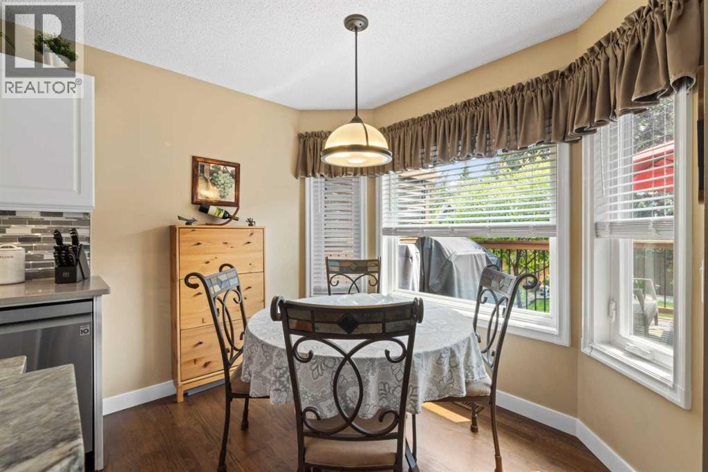 217 Douglas Glen Close SE - 13