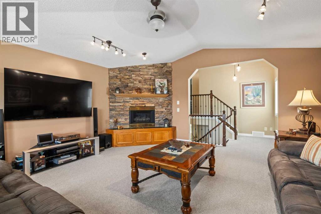 217 Douglas Glen Close SE - 17