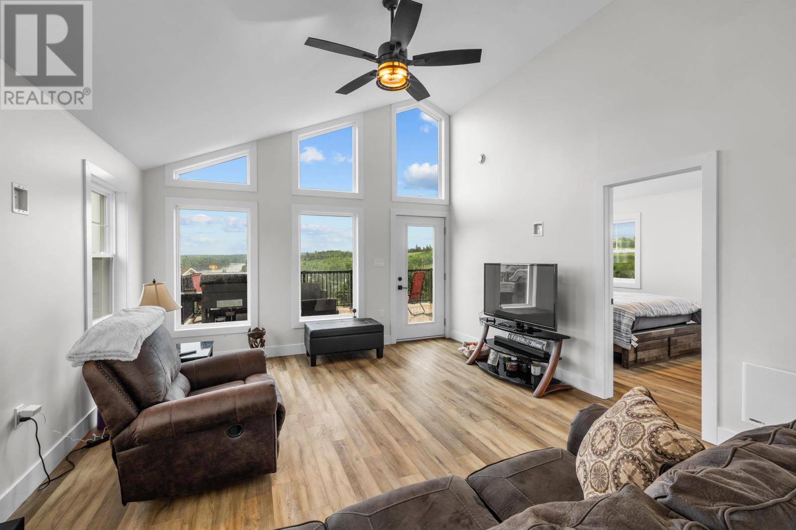 31 Hilltop Court - 18