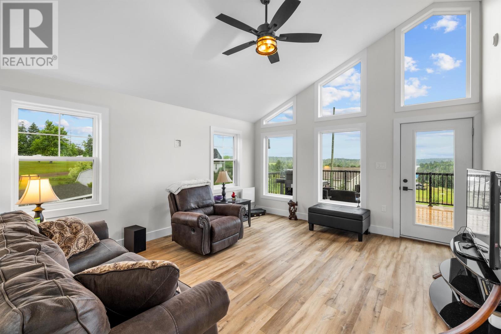 31 Hilltop Court - 16