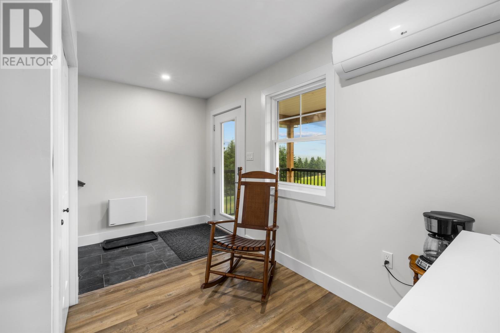 31 Hilltop Court - 33