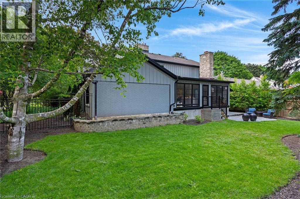 203 FORSYTH Drive - 44