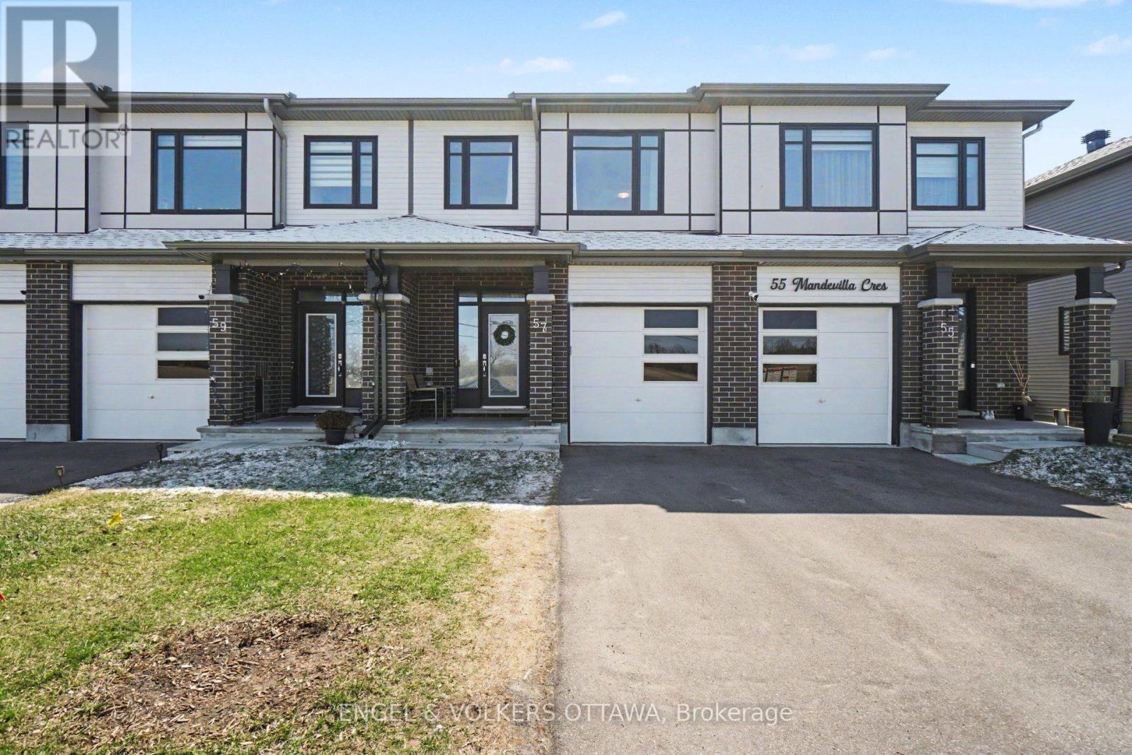 57 MANDEVILLA CRESCENT - 1