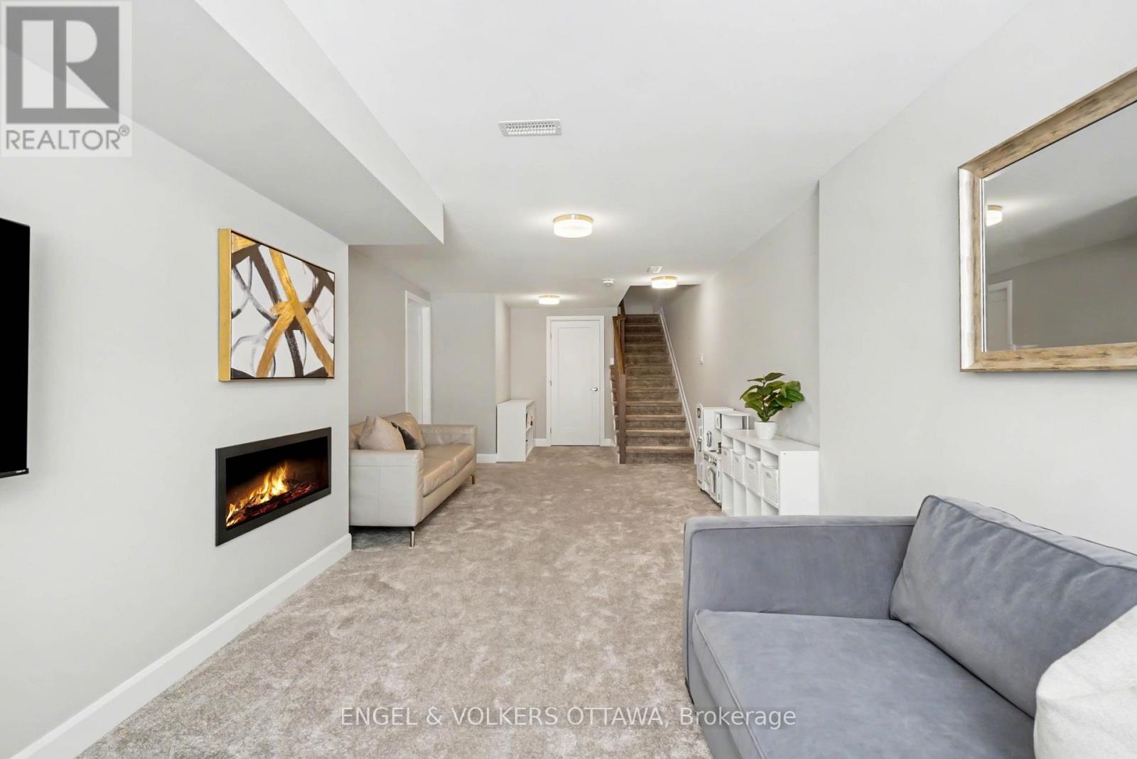 57 MANDEVILLA CRESCENT - 29