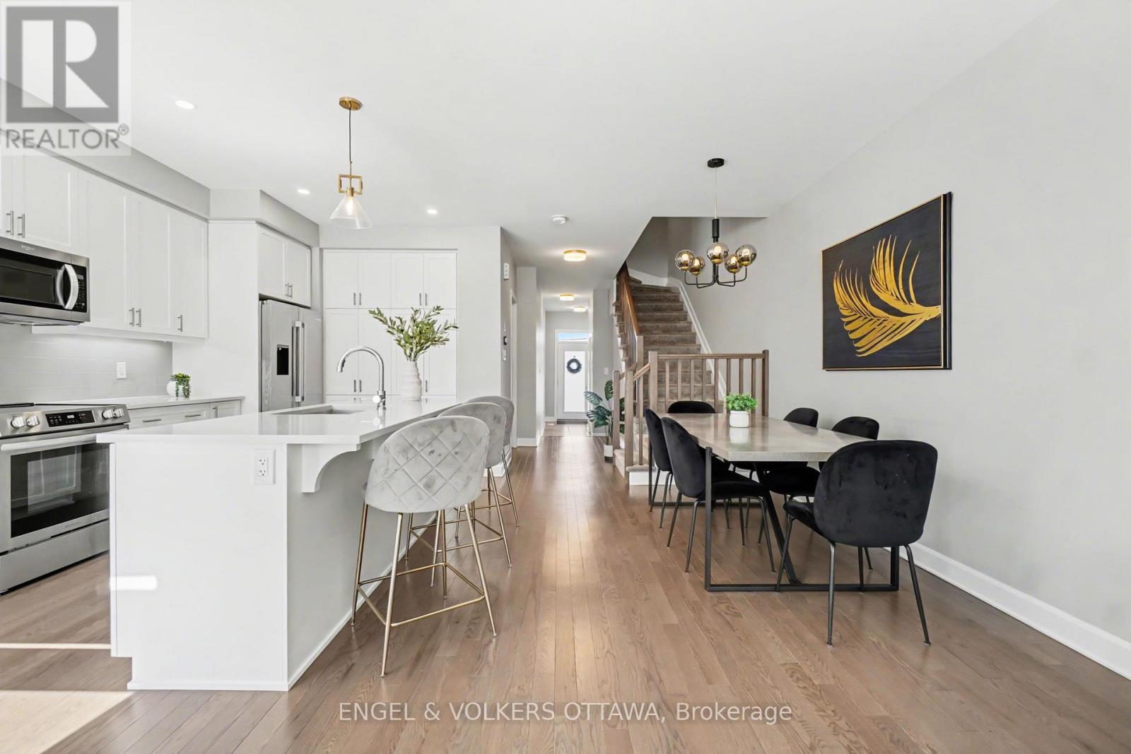 57 MANDEVILLA CRESCENT - 6