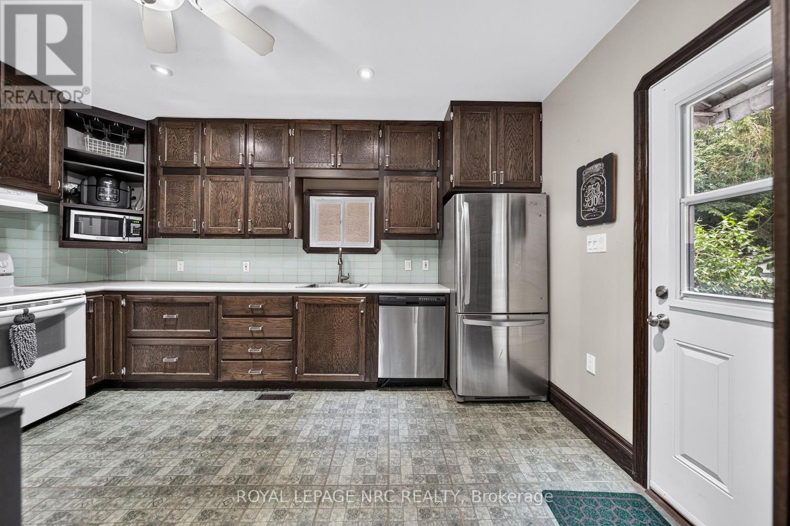 88 CHAPLIN AVENUE - 15
