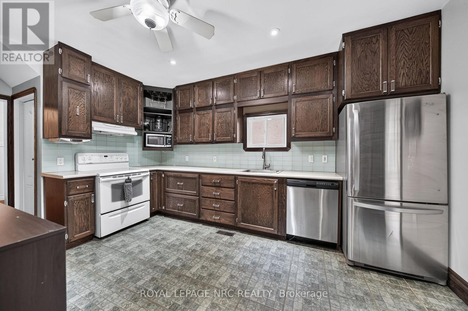 88 CHAPLIN AVENUE - 16