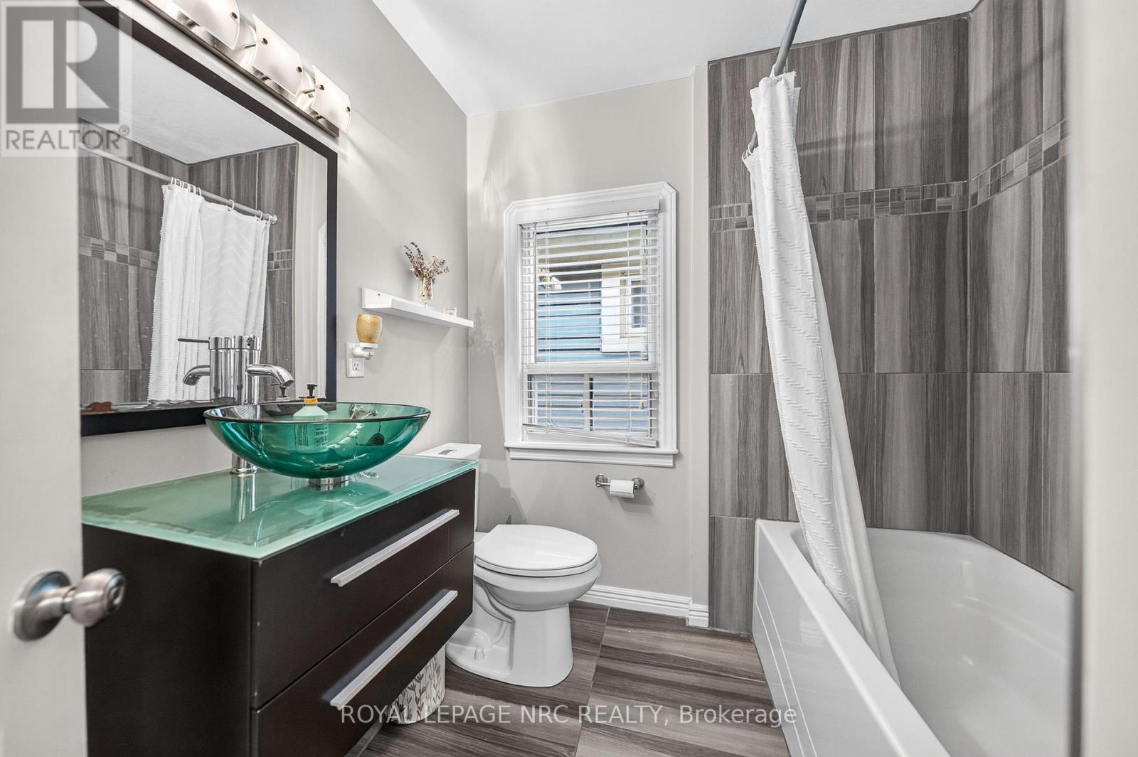 88 CHAPLIN AVENUE - 24