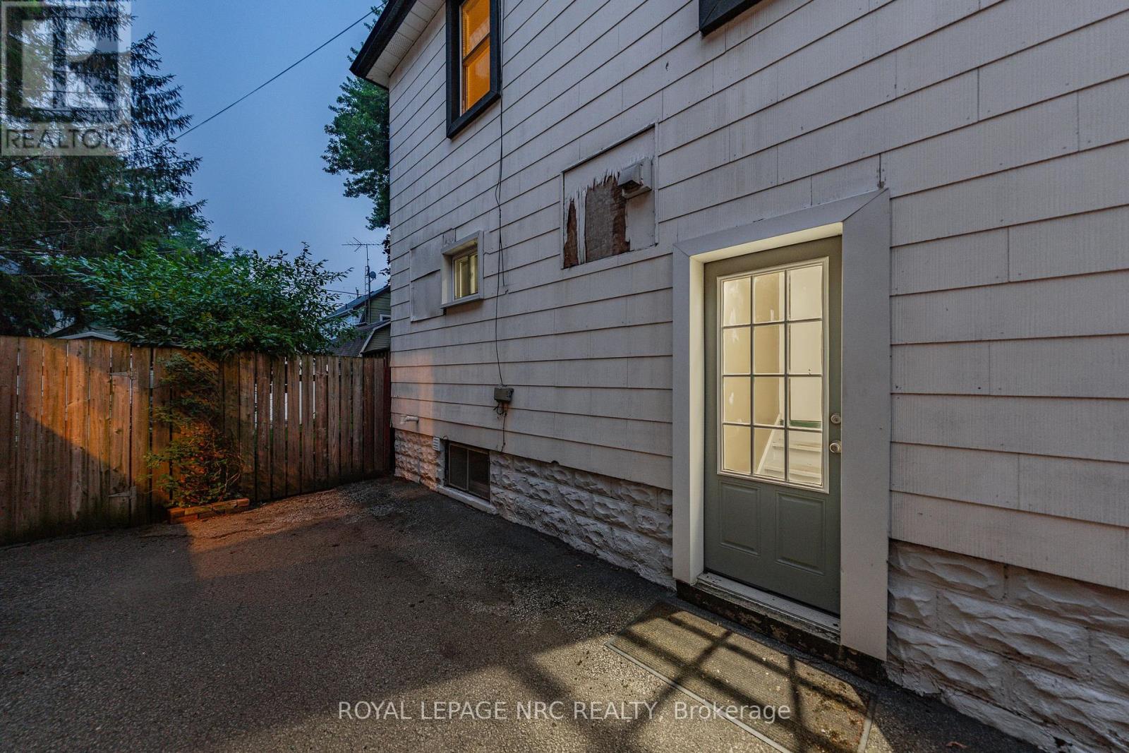 88 CHAPLIN AVENUE - 30
