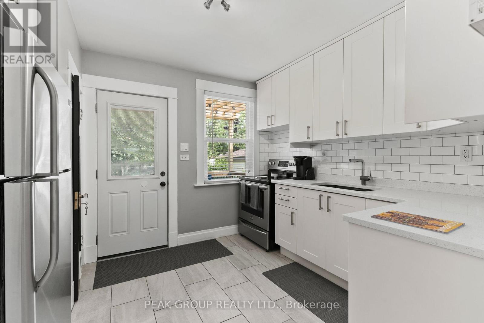 44 RICHMOND AVENUE - 12
