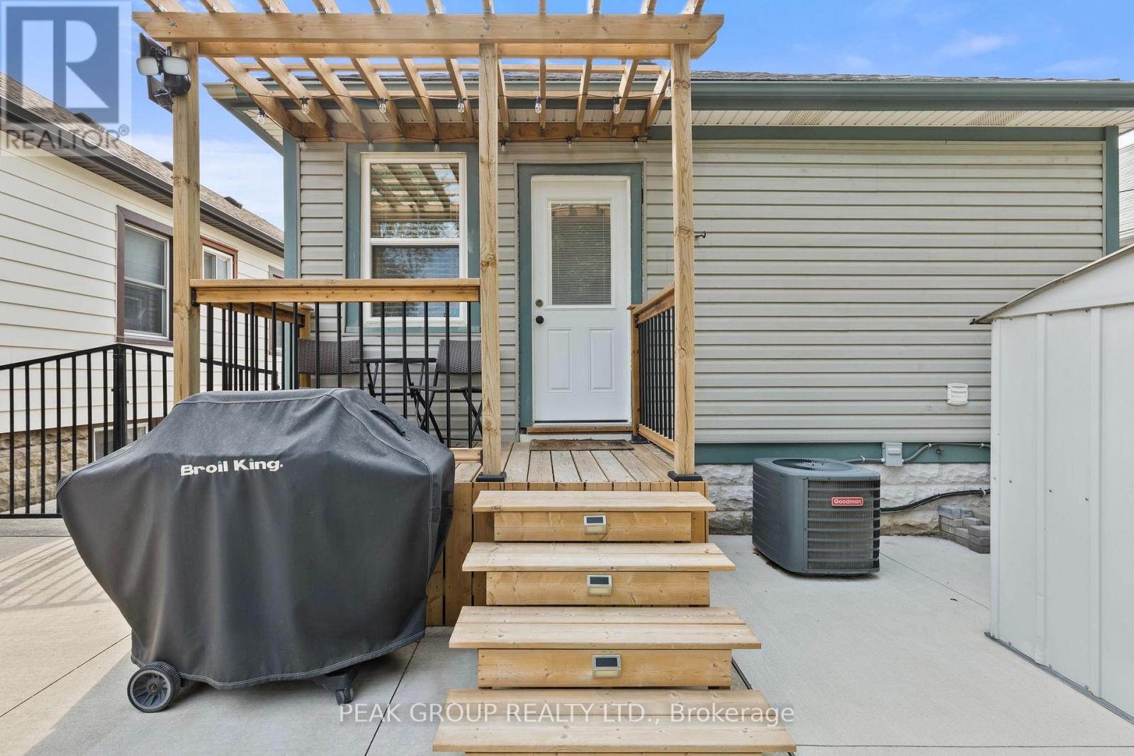 44 RICHMOND AVENUE - 23