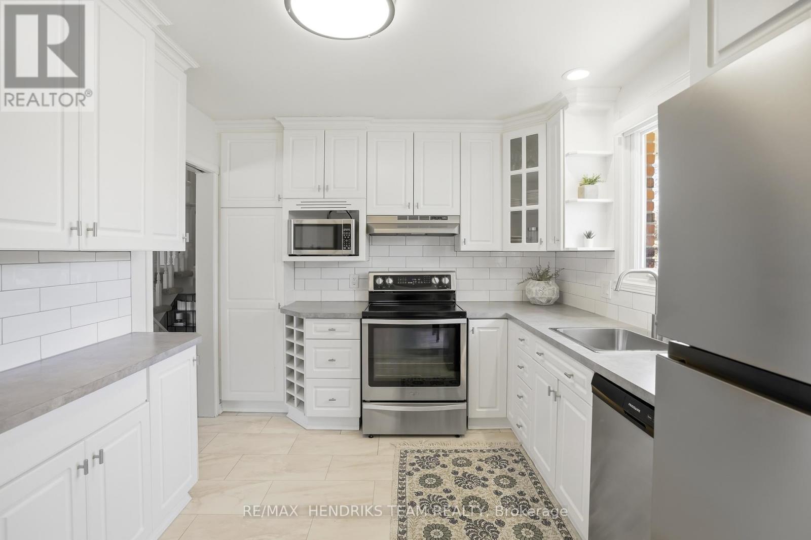 6 GARRISON VILLAGE DRIVE - 11