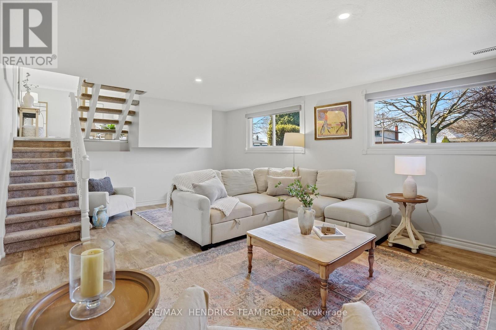 6 GARRISON VILLAGE DRIVE - 23