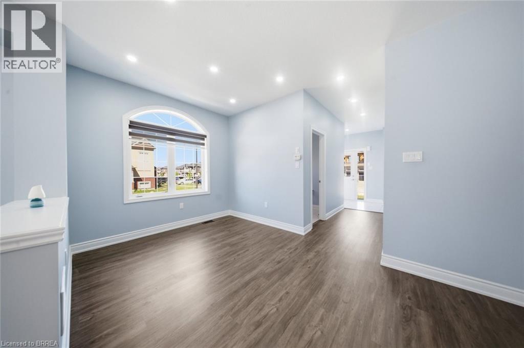 18 MACKLIN Street - 14