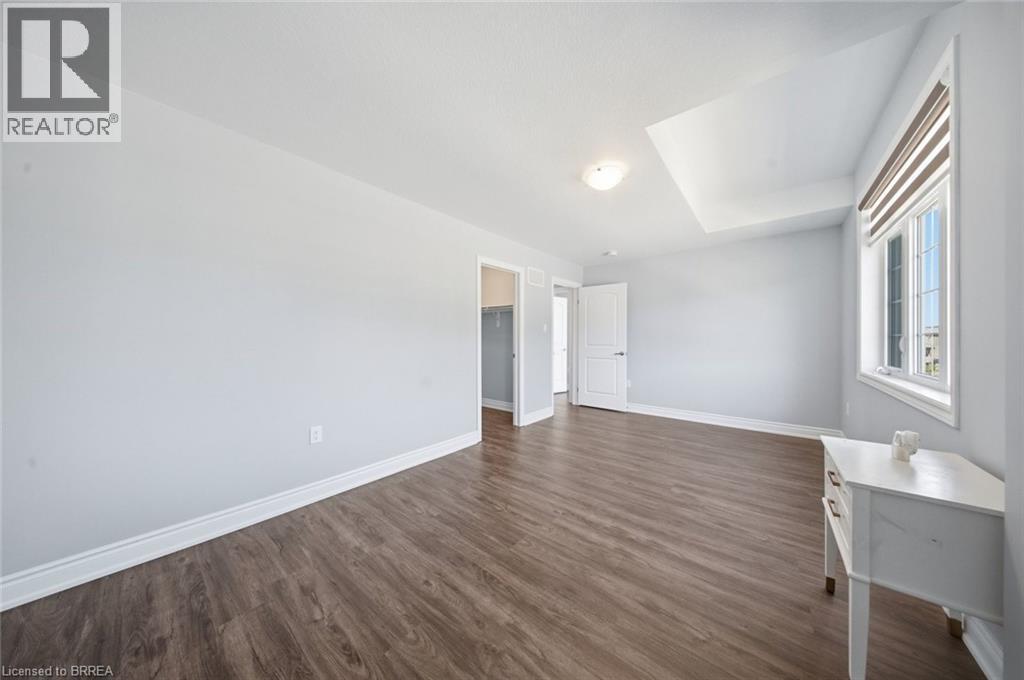 18 MACKLIN Street - 16