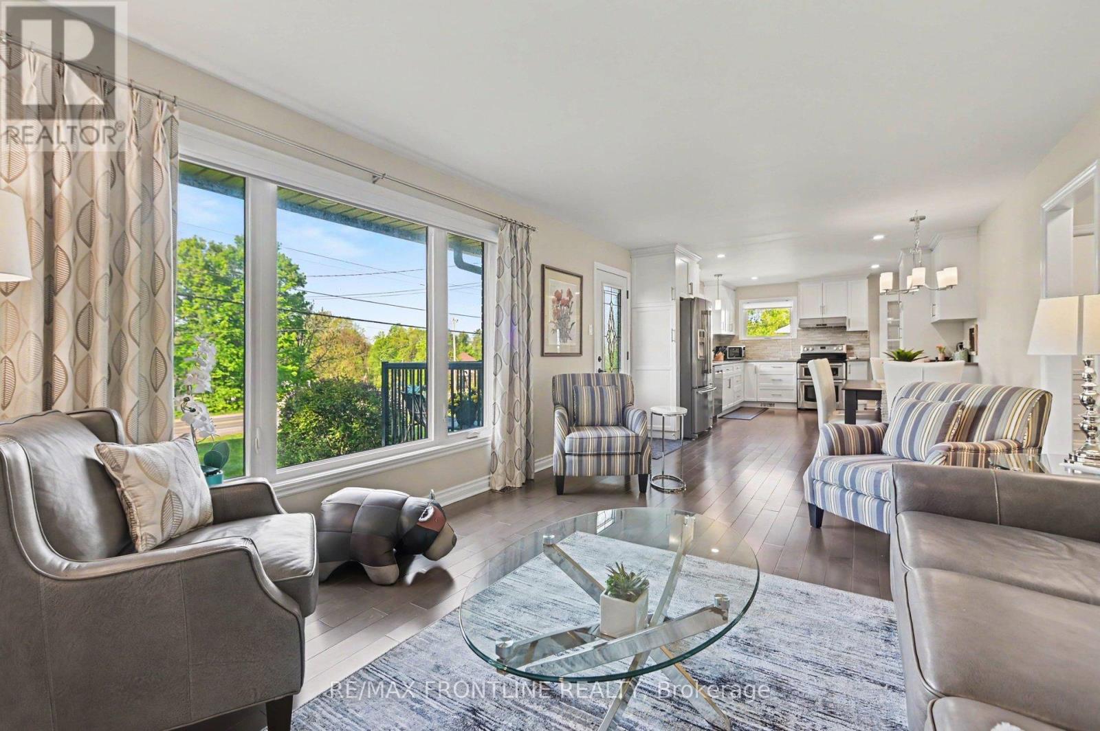 2436 RIDEAU FERRY ROAD - 12