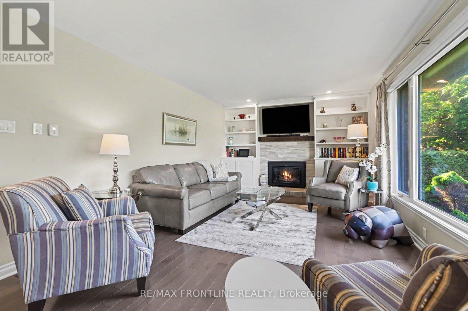 2436 RIDEAU FERRY ROAD - 10