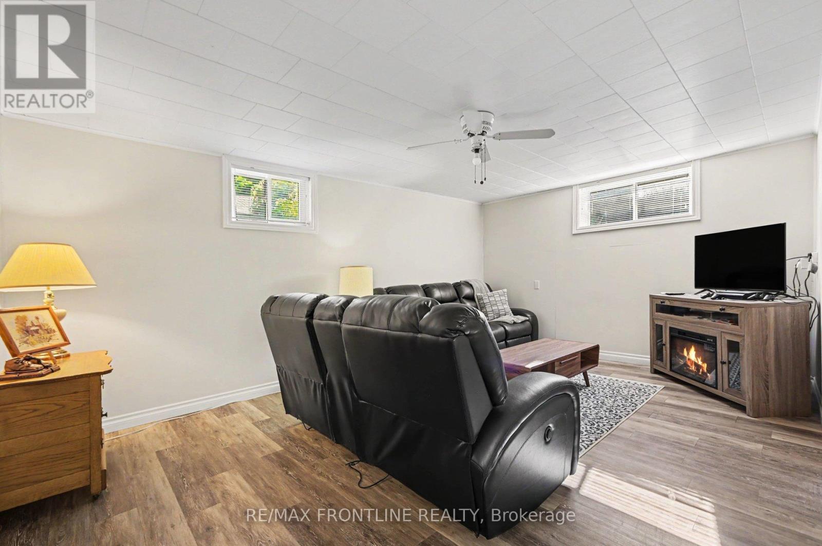 2436 RIDEAU FERRY ROAD - 19