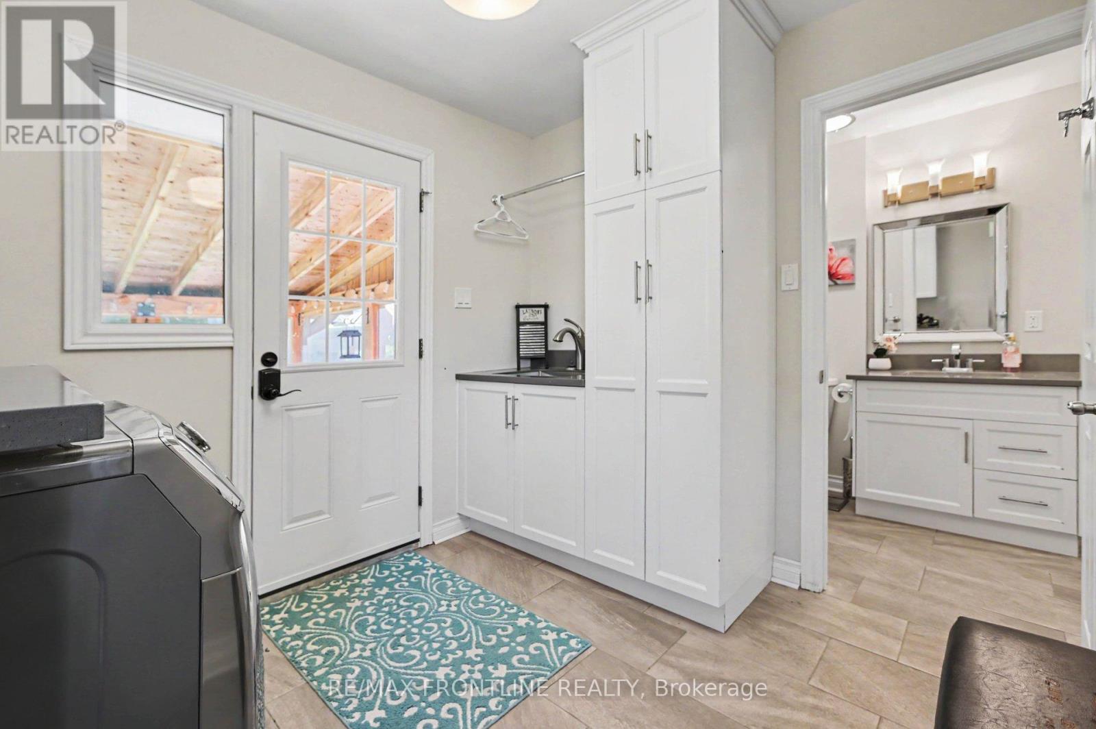 2436 RIDEAU FERRY ROAD - 17