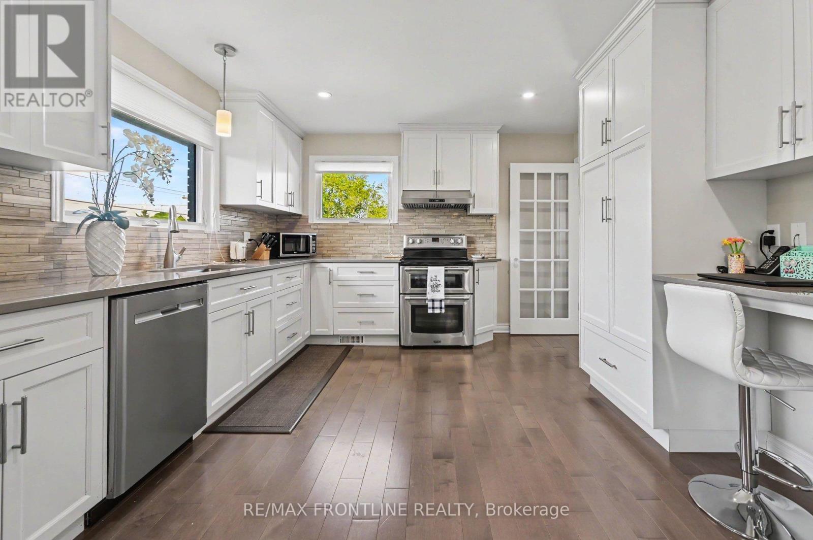 2436 RIDEAU FERRY ROAD - 5