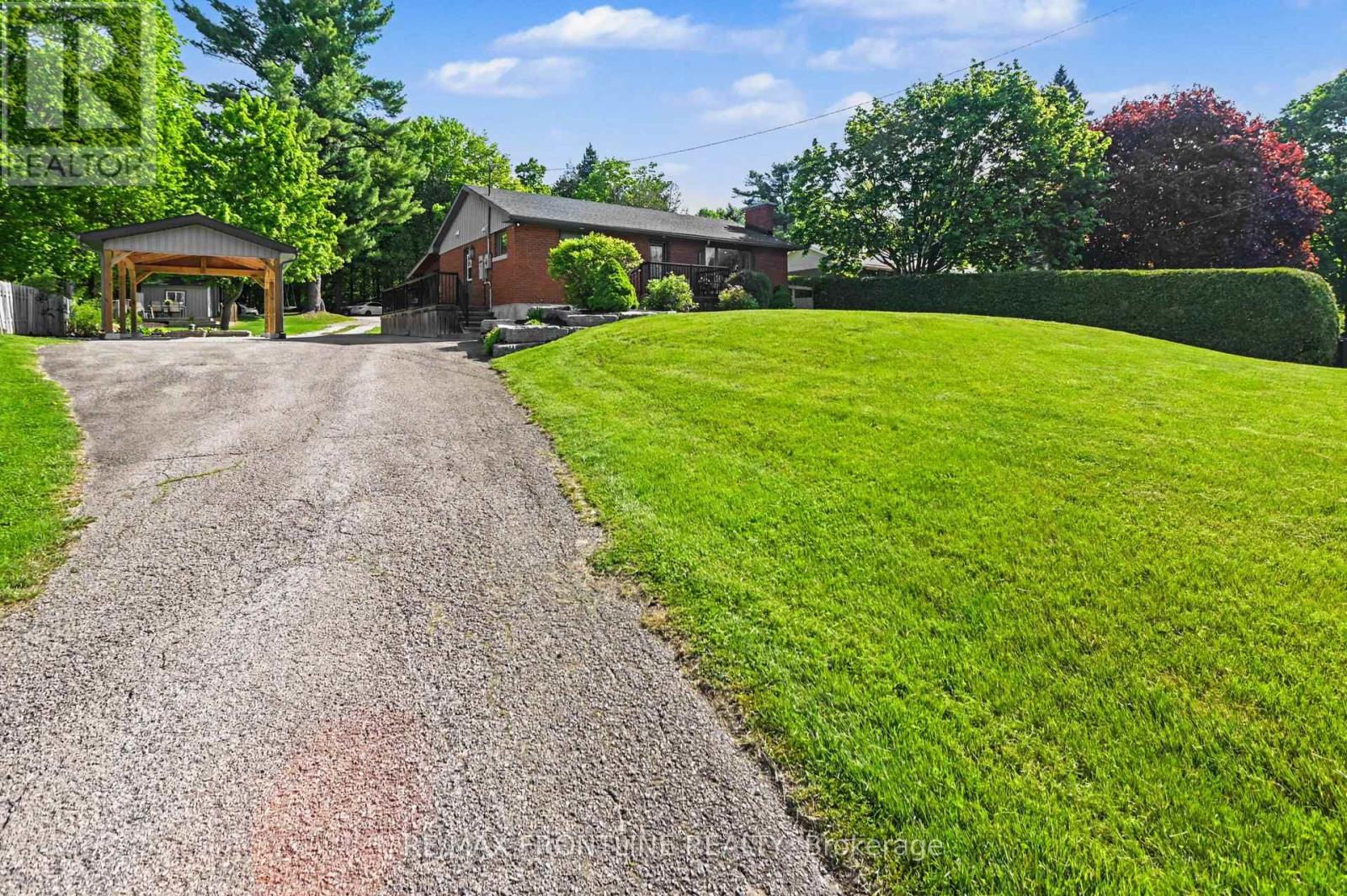 2436 RIDEAU FERRY ROAD - 22