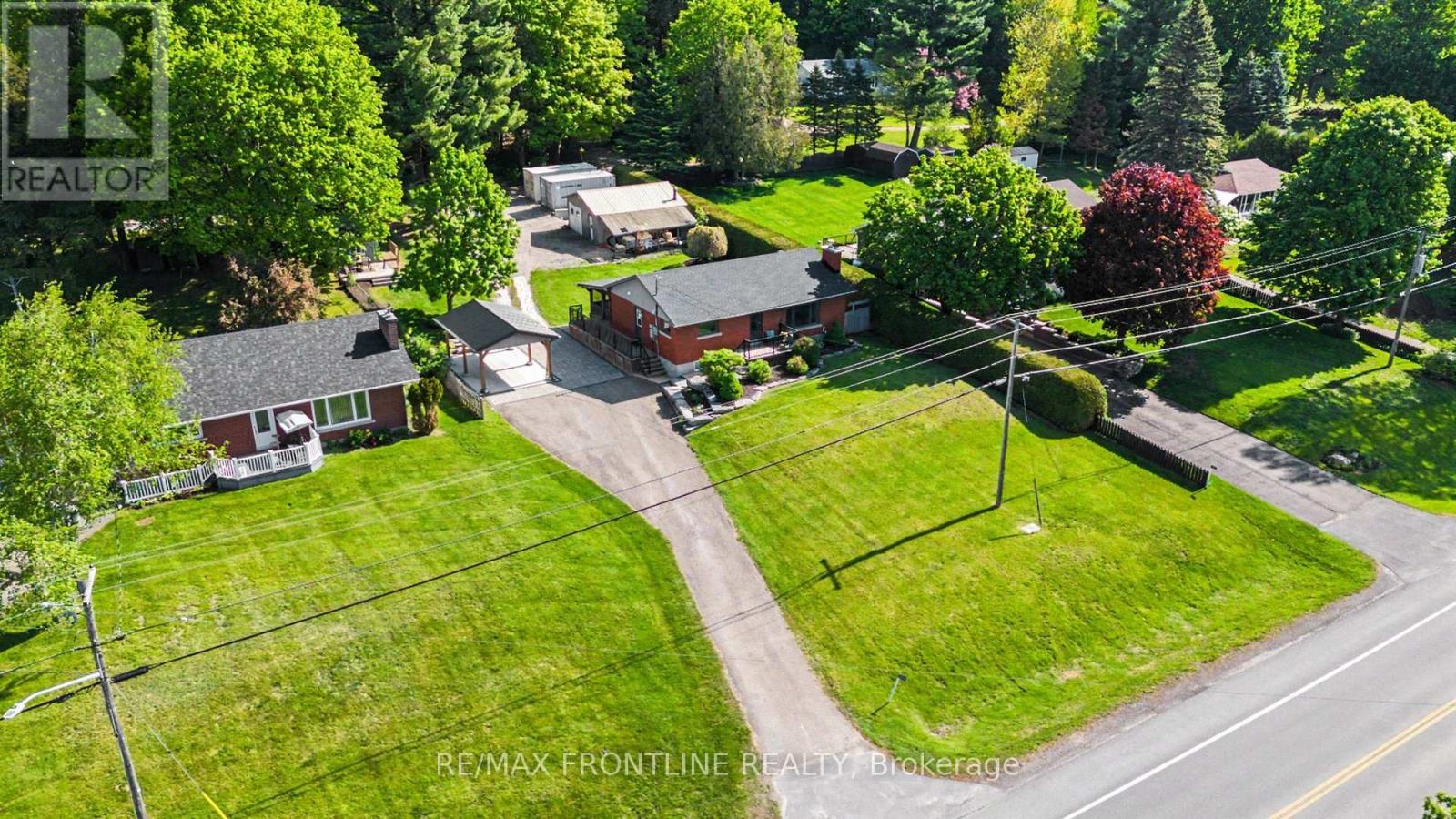 2436 RIDEAU FERRY ROAD - 34