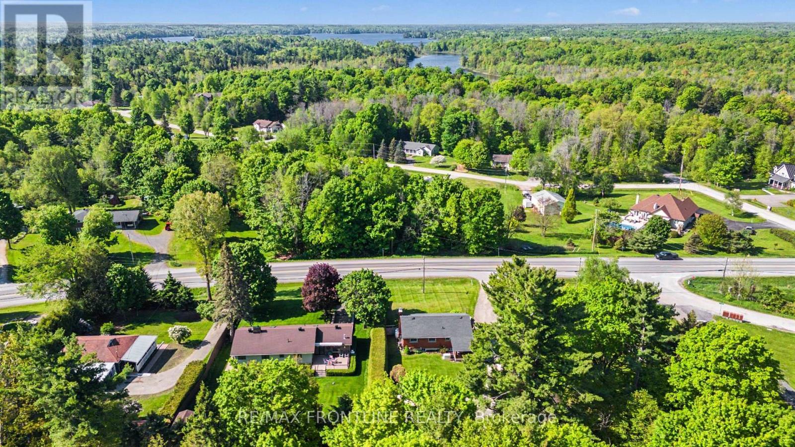2436 RIDEAU FERRY ROAD - 36