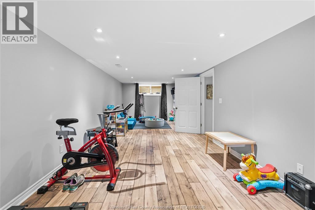 2282 WOODLAWN - Image 24
