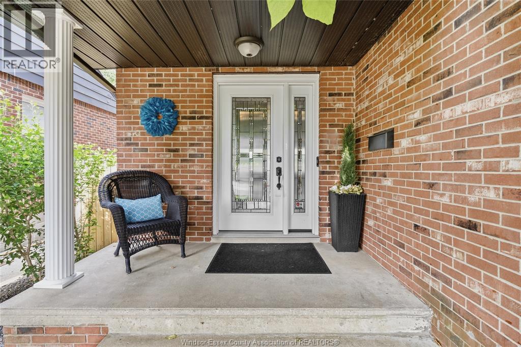 2282 WOODLAWN - 5