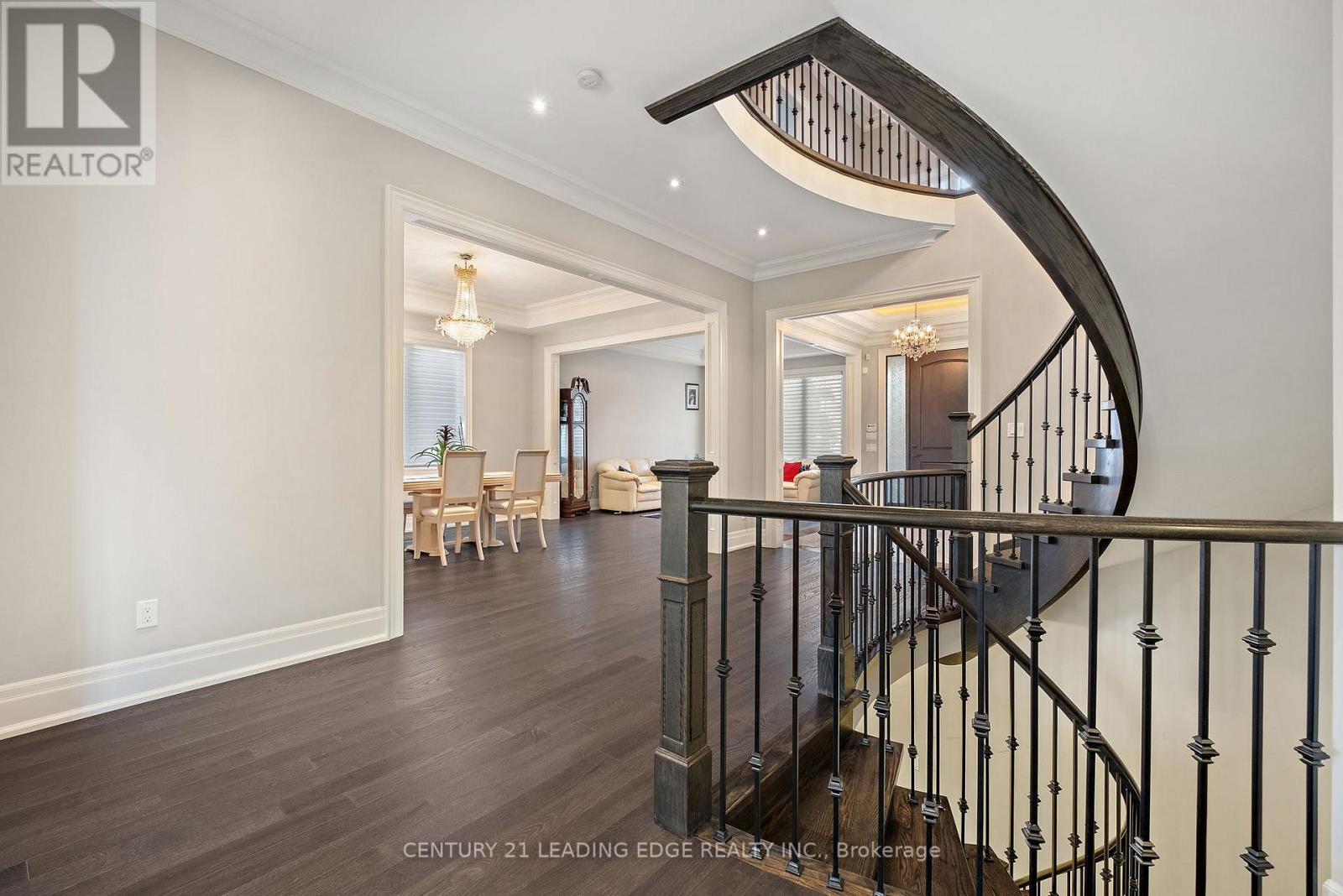 12 JONQUIL CRESCENT - 38
