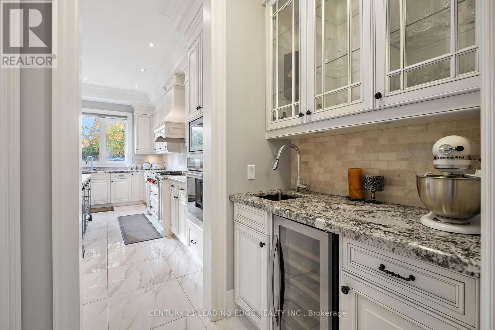 12 JONQUIL CRESCENT - 18